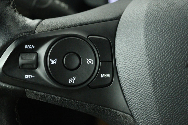 Opel Corsa 1.2 GS Line (ACHTERUITRIJCAMERA, CRUISE CONTROL, NAVIGATIE, PARKEERSENSOREN)