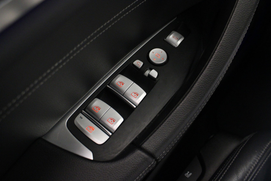 BMW X3 xDrive30i High Executive |Stoelverwarming|Trekhaak|