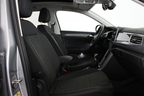 Volkswagen T-Roc 1.0 TSI Style > 116pk/Pano.schuifdak/Camera/Stoelverwarming/IQ.Led/Pyrite Silver