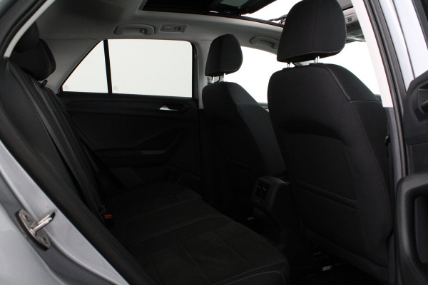 Volkswagen T-Roc 1.0 TSI Style > 116pk/Pano.schuifdak/Camera/Stoelverwarming/IQ.Led/Pyrite Silver