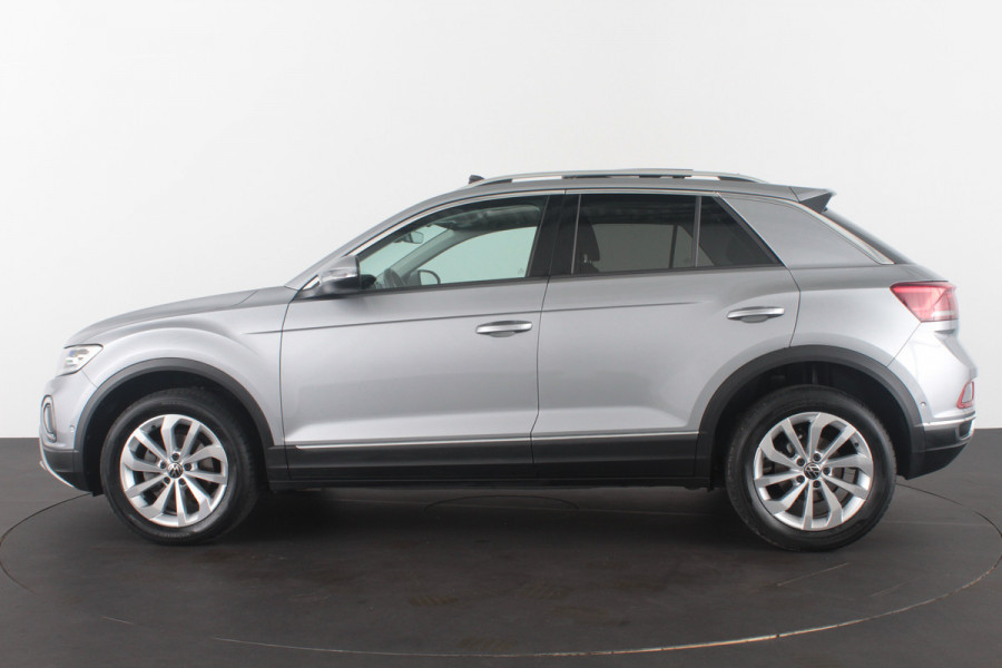 Volkswagen T-Roc 1.0 TSI Style > 116pk/Pano.schuifdak/Camera/Stoelverwarming/IQ.Led/Pyrite Silver