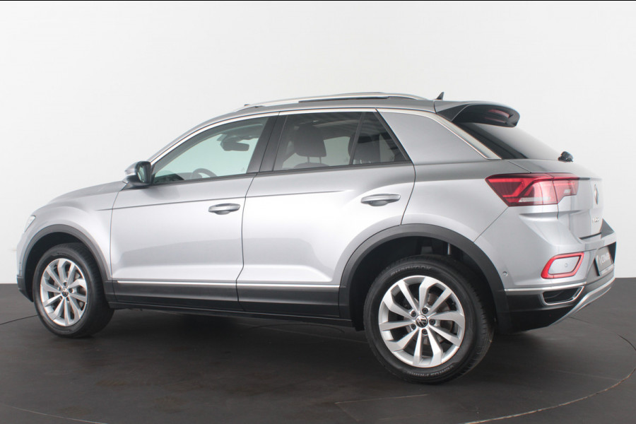 Volkswagen T-Roc 1.0 TSI Style > 116pk/Pano.schuifdak/Camera/Stoelverwarming/IQ.Led/Pyrite Silver