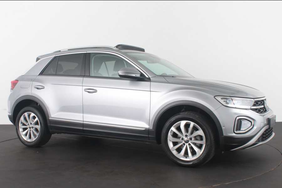 Volkswagen T-Roc 1.0 TSI Style > 116pk/Pano.schuifdak/Camera/Stoelverwarming/IQ.Led/Pyrite Silver