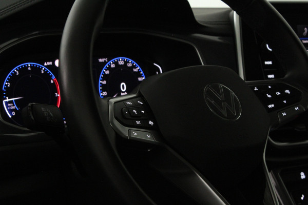 Volkswagen T-Roc 1.0 TSI Style > 116pk/Pano.schuifdak/Camera/Stoelverwarming/IQ.Led/Pyrite Silver