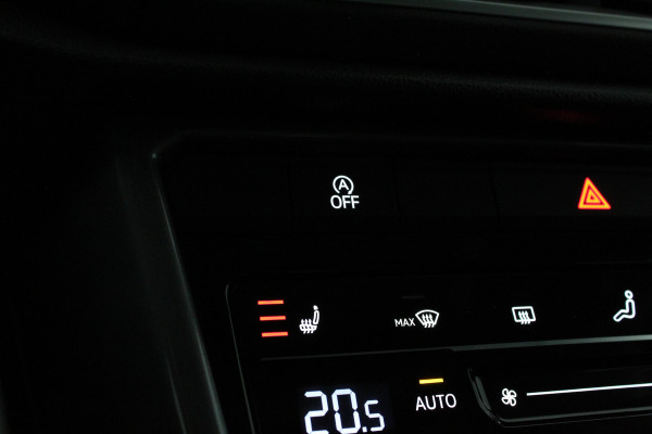 Volkswagen T-Roc 1.0 TSI Style > 116pk/Pano.schuifdak/Camera/Stoelverwarming/IQ.Led/Pyrite Silver