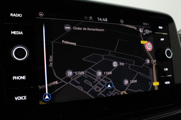 Volkswagen T-Roc 1.0 TSI Style > 116pk/Pano.schuifdak/Camera/Stoelverwarming/IQ.Led/Pyrite Silver