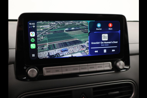 Hyundai Kona EV PREMIUM SKY 64 KWH + SCHUIFDAK | LEDER | STOELVENTILATIE | STUURVERW. | STOELVERW.