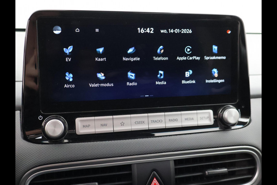 Hyundai Kona EV PREMIUM SKY 64 KWH + SCHUIFDAK | LEDER | STOELVENTILATIE | STUURVERW. | STOELVERW.