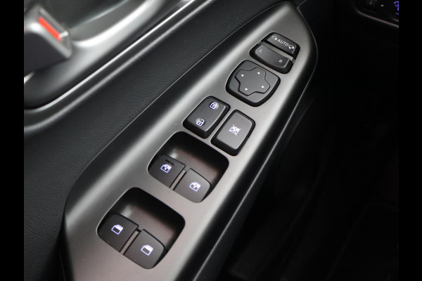 Hyundai Kona EV PREMIUM SKY 64 KWH + SCHUIFDAK | LEDER | STOELVENTILATIE | STUURVERW. | STOELVERW.