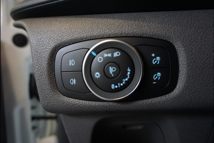 Ford Transit Custom 300 2.0 TDCI L2H1 Trend Dubbele Cabine Automaat 5p | Airco | Navigatie | Bluetooth | Trekhaak