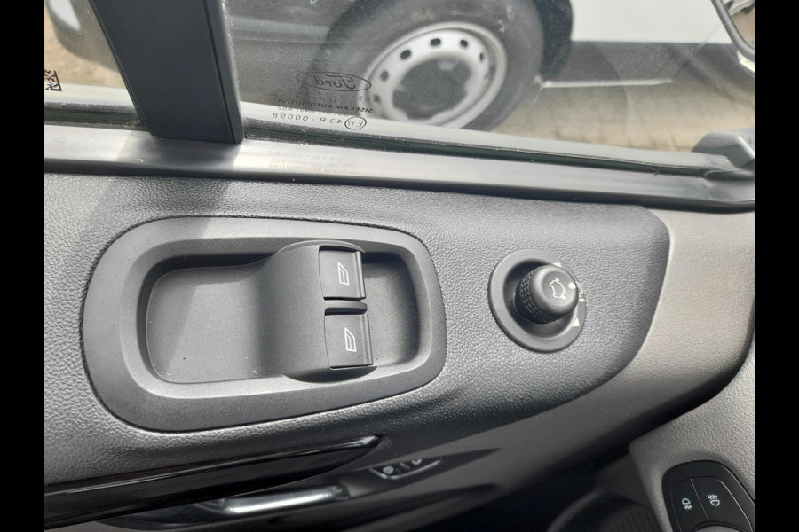Ford Transit Custom 300 2.0 TDCI L2H1 Trend Dubbele Cabine Automaat 5p | Airco | Navigatie | Bluetooth | Trekhaak