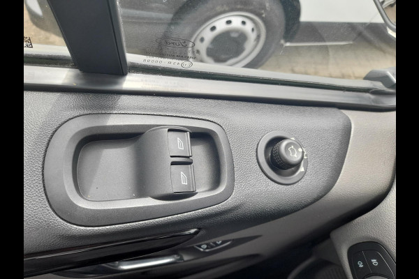Ford Transit Custom 300 2.0 TDCI L2H1 Trend Dubbele Cabine Automaat 5p | Airco | Navigatie | Bluetooth | Trekhaak