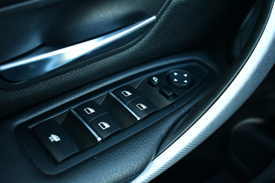 BMW 4 Serie Cabrio 440i M-Sport H/K Carplay HUD El-zetels 19inch NL-auto