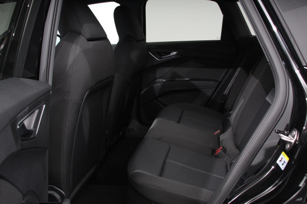 Audi Q4 e-tron 40 Advanced Edition Navigatie Climate Control DAB Led Electrisch bedienbare achterklep 19" Lichtmetalen velgen