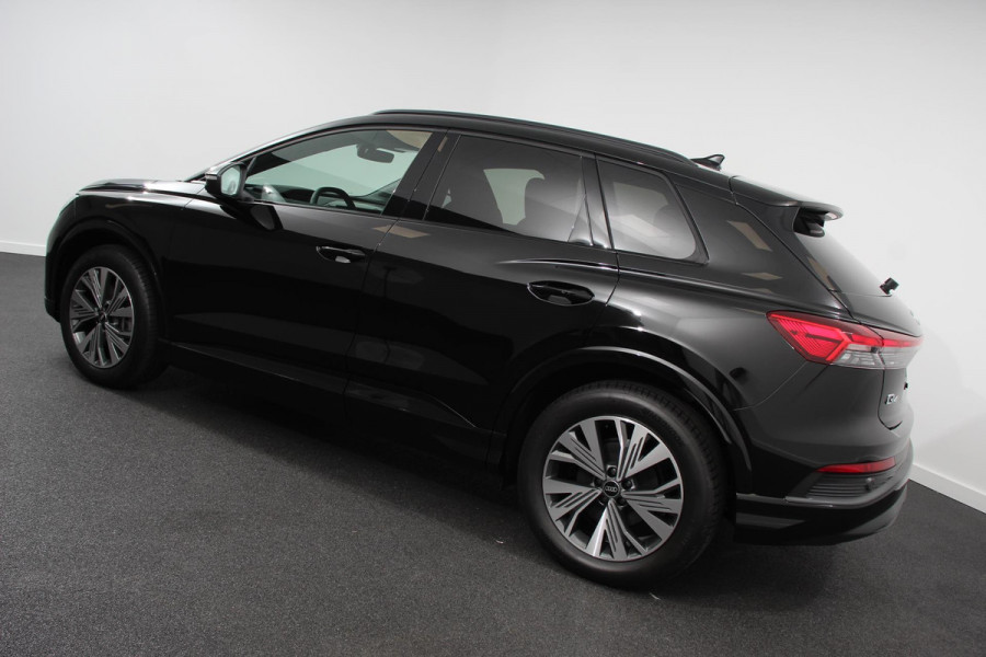 Audi Q4 e-tron 40 Advanced Edition Navigatie Climate Control DAB Led Electrisch bedienbare achterklep 19" Lichtmetalen velgen