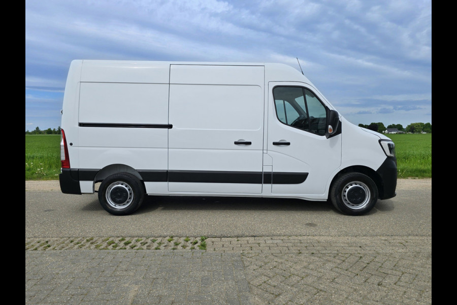 Renault Master T33 2.3 dCi 135 L2 H2 - 135 Pk - Euro 6 - Airco - Cruise Control