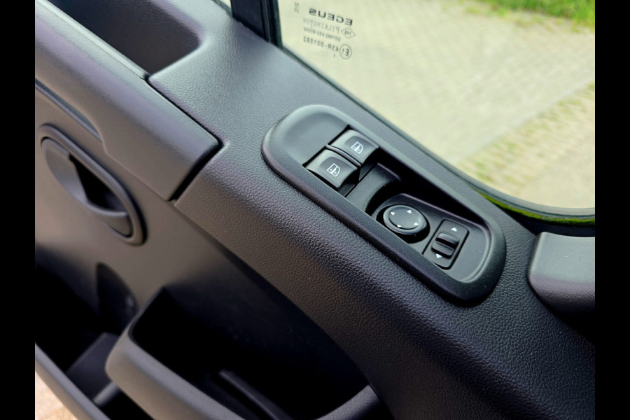 Renault Master T33 2.3 dCi 135 L2 H2 - 135 Pk - Euro 6 - Airco - Cruise Control