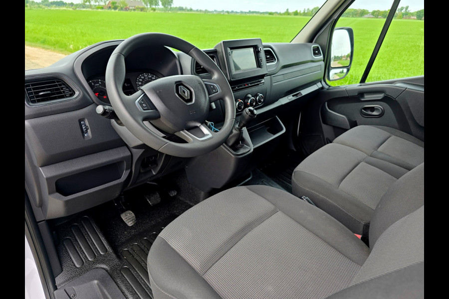Renault Master T33 2.3 dCi 135 L2 H2 - 135 Pk - Euro 6 - Airco - Cruise Control