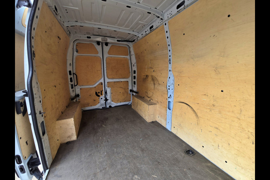 Renault Master T33 2.3 dCi 135 L2 H2 - 135 Pk - Euro 6 - Airco - Cruise Control