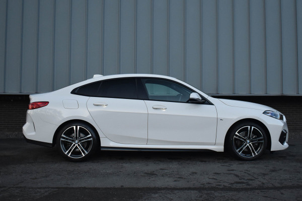 BMW 2 Serie Gran Coupé 218i M-Sport | Schaalstoel | Carplay | Virtual | NL Auto | Stoelverwarming