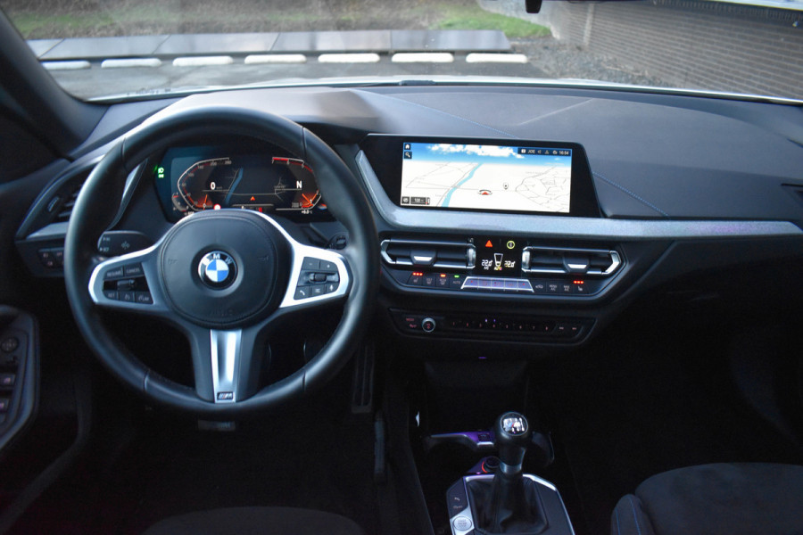 BMW 2 Serie Gran Coupé 218i M-Sport | Schaalstoel | Carplay | Virtual | NL Auto | Stoelverwarming