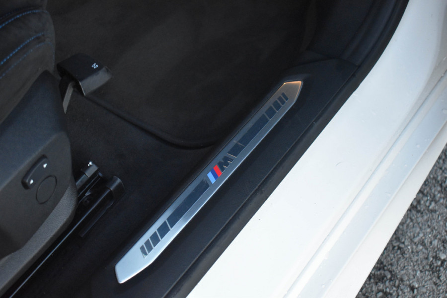 BMW 2 Serie Gran Coupé 218i M-Sport | Schaalstoel | Carplay | Virtual | NL Auto | Stoelverwarming