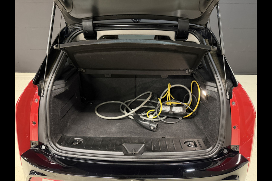BMW i3 S 94Ah 33 kWh | Panoramadak | Leder | Camera | Stoelverwarming | Adaptive cruise