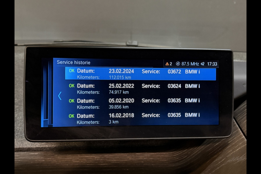 BMW i3 S 94Ah 33 kWh | Panoramadak | Leder | Camera | Stoelverwarming | Adaptive cruise