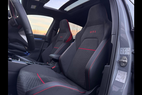 Volkswagen Golf 2.0 TSI GTI Clubsport 45 Editie Akra/Pano/H&K/Matrix