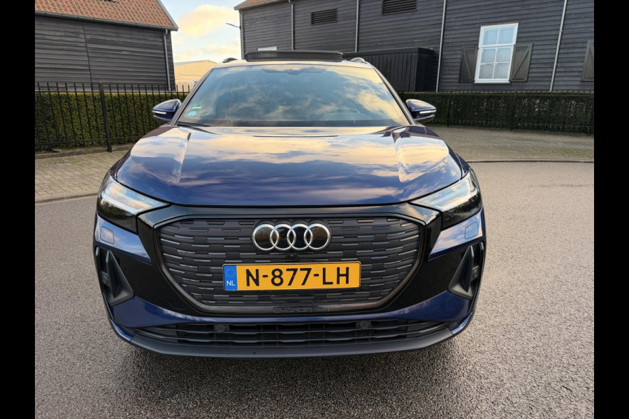 Audi Q4 e-tron 40 Launch edition S Competition 77 kWh 2X S-LINE PANO l MATRIX l CAMERA l ADAPT.CRUISE l ORG.NL l DEALER OND