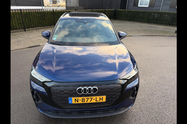 Audi Q4 e-tron 40 Launch edition S Competition 77 kWh 2X S-LINE PANO l MATRIX l CAMERA l ADAPT.CRUISE l ORG.NL l DEALER OND