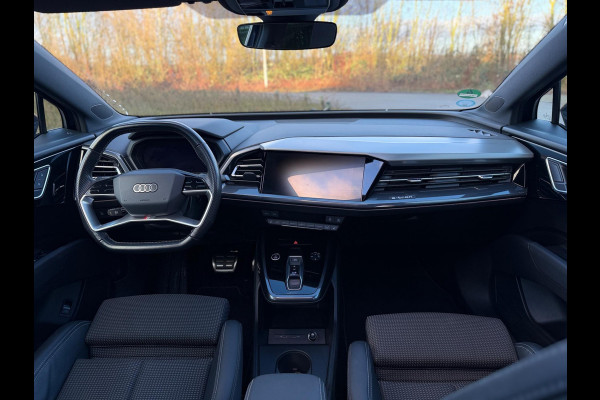 Audi Q4 e-tron 40 Launch edition S Competition 77 kWh 2X S-LINE PANO l MATRIX l CAMERA l ADAPT.CRUISE l ORG.NL l DEALER OND