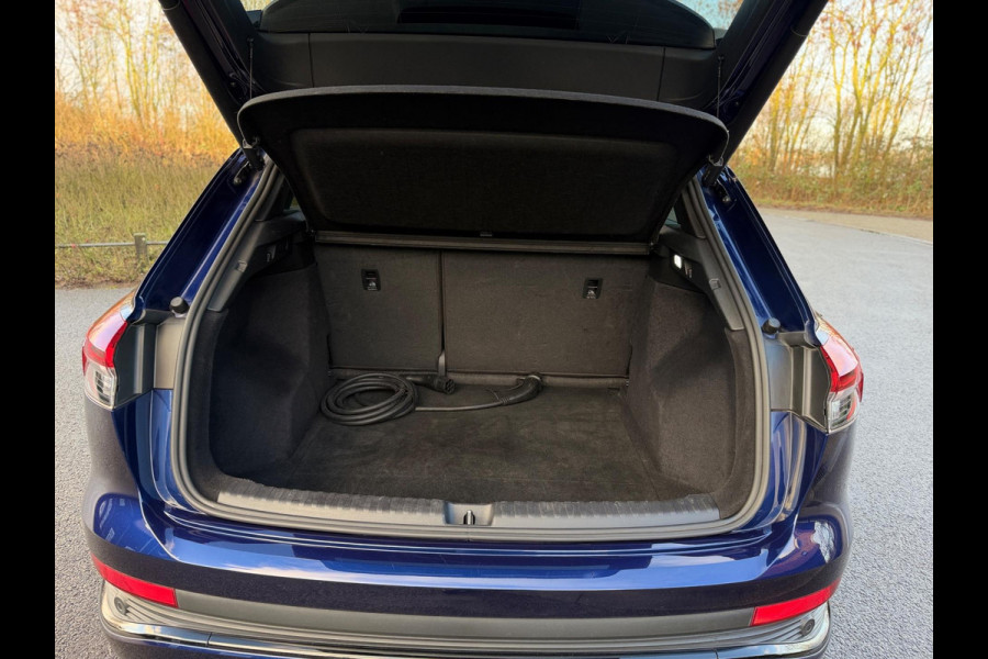 Audi Q4 e-tron 40 Launch edition S Competition 77 kWh 2X S-LINE PANO l MATRIX l CAMERA l ADAPT.CRUISE l ORG.NL l DEALER OND