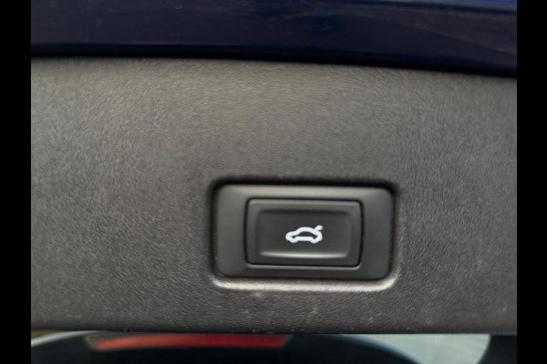 Audi Q4 e-tron 40 Launch edition S Competition 77 kWh 2X S-LINE PANO l MATRIX l CAMERA l ADAPT.CRUISE l ORG.NL l DEALER OND