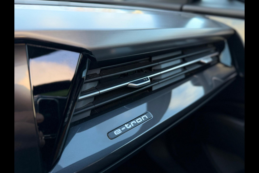 Audi Q4 e-tron 40 Launch edition S Competition 77 kWh 2X S-LINE PANO l MATRIX l CAMERA l ADAPT.CRUISE l ORG.NL l DEALER OND