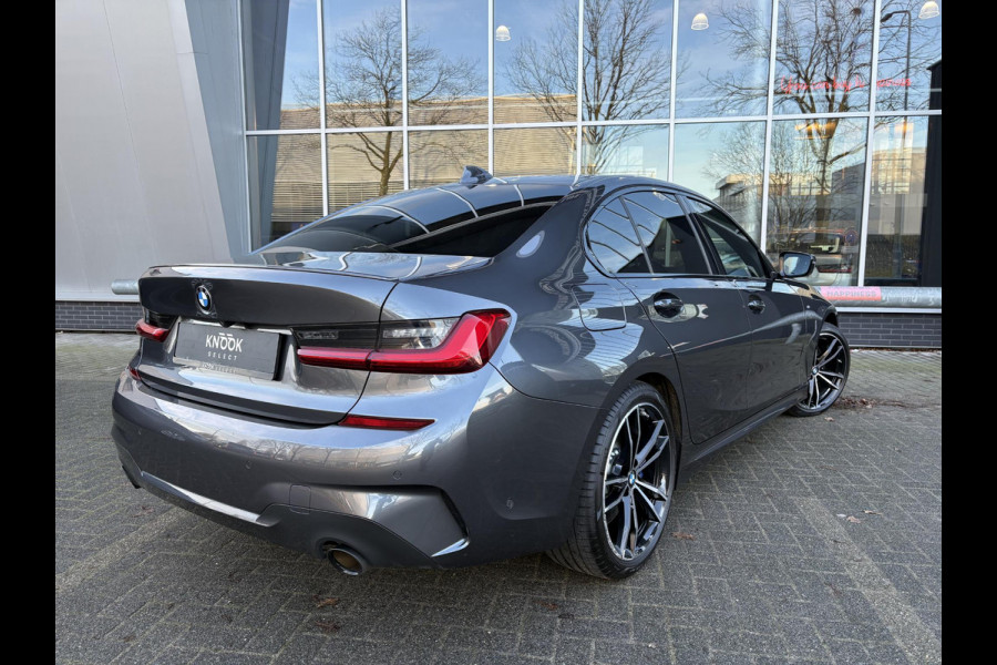 BMW 3-serie 320i High Executive M Sport Automaat /  19 Inch / Head-Up display / Active Cruise control / HiFi / Shadow Line
