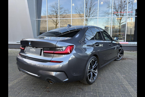 BMW 3-serie 320i High Executive M Sport Automaat /  19 Inch / Head-Up display / Active Cruise control / HiFi / Shadow Line