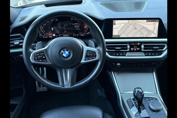 BMW 3-serie 320i High Executive M Sport Automaat /  19 Inch / Head-Up display / Active Cruise control / HiFi / Shadow Line