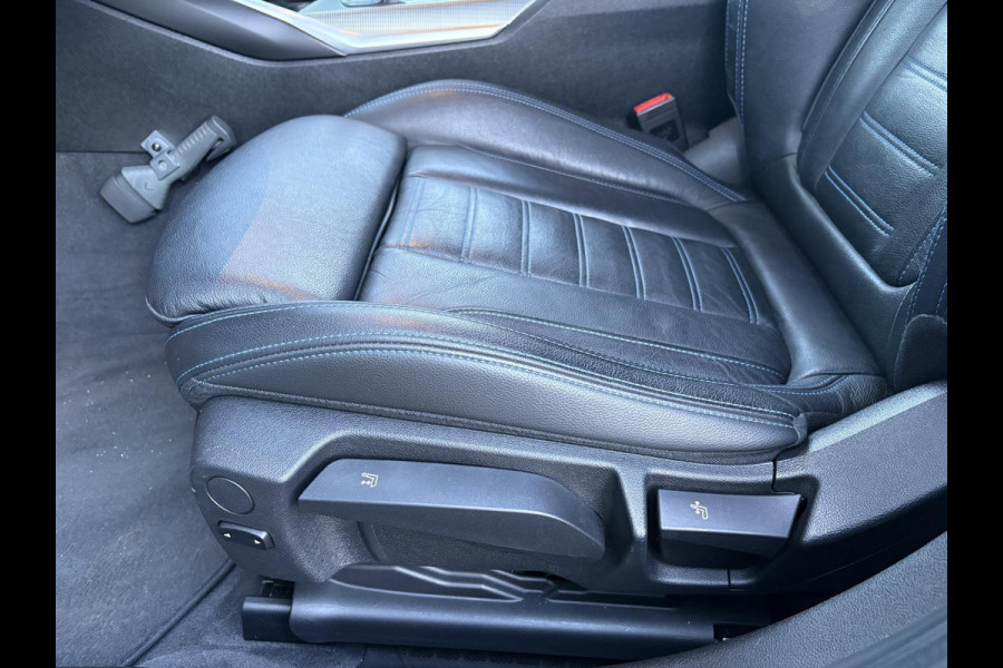 BMW 3-serie 320i High Executive M Sport Automaat /  19 Inch / Head-Up display / Active Cruise control / HiFi / Shadow Line