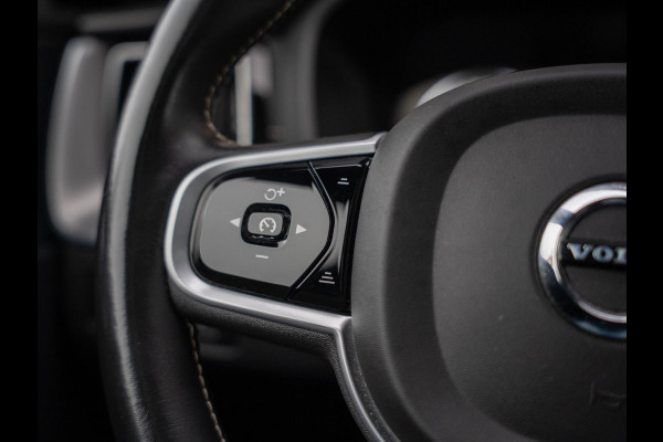 Volvo XC60 2.0 Recharge T6 AWD R-Design / Pano / Memory / Trekhaak / Blis / Camera