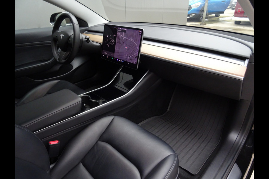 Tesla Model 3 Standard RWD Plus 60 kWh * LEER * PANORAMADAK !!