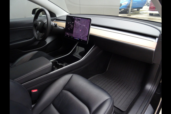 Tesla Model 3 Standard RWD Plus 60 kWh * LEER * PANORAMADAK !!