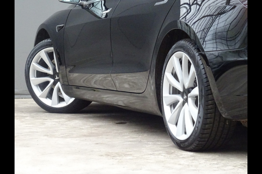 Tesla Model 3 Standard RWD Plus 60 kWh * LEER * PANORAMADAK !!