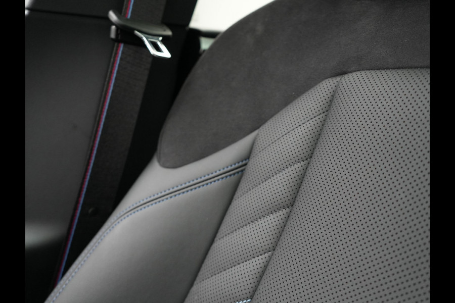 BMW X3 30e xDrive M Sport PRO Plug In Hybrid 299pk PHEV | Panodak | Trekhaak af Fabriek | Adaptive Cruise | 21"L.M | 360 Camera | Head Up | Harman Kardon | Lederen Sportstoelen Memory & Verwarmd |  Widescreen | Navigatie | DAB |