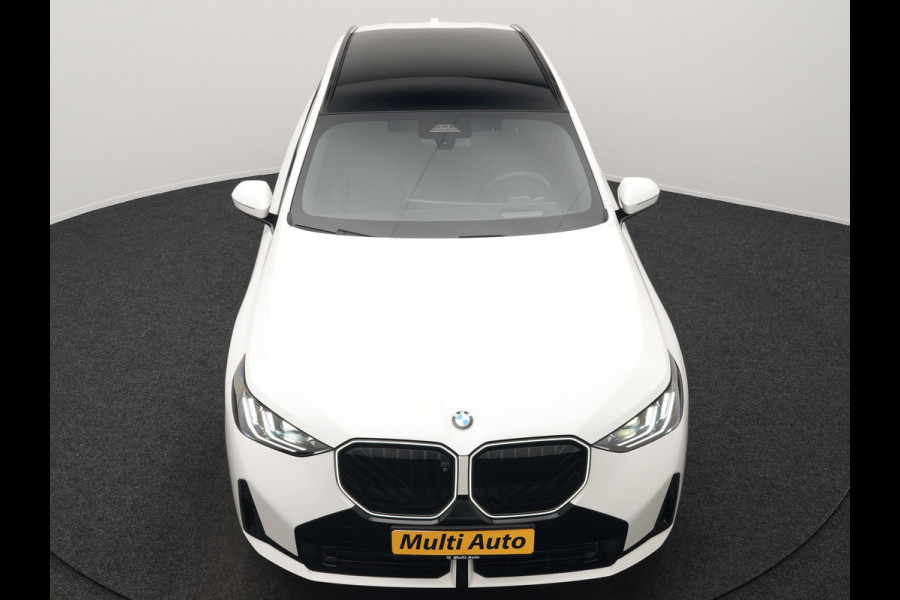 BMW X3 30e xDrive M Sport PRO Plug In Hybrid 299pk PHEV | Panodak | Trekhaak af Fabriek | Adaptive Cruise | 21"L.M | 360 Camera | Head Up | Harman Kardon | Lederen Sportstoelen Memory & Verwarmd |  Widescreen | Navigatie | DAB |