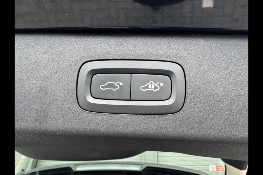 Lynk & Co 01 1.5 Bomvol Black Edition 261PK 360°Camera Zwarte hemel