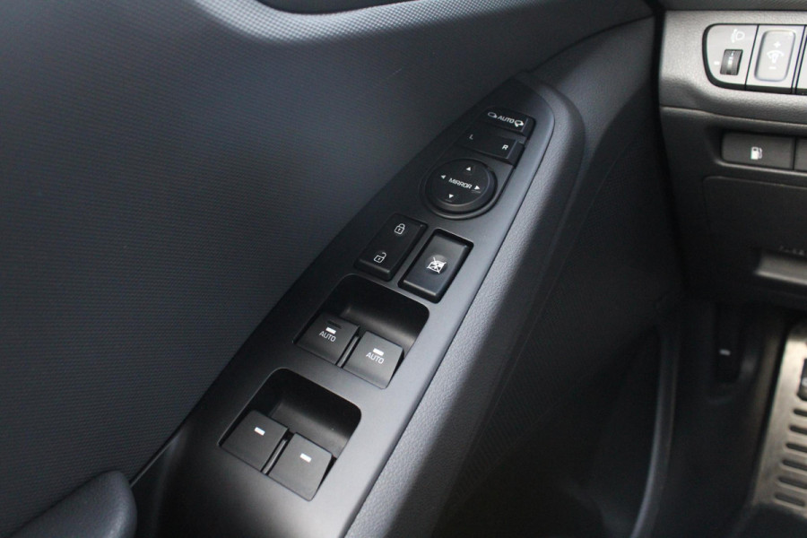 Hyundai IONIQ 1.6 GDi Premium | Stoelverwarming + Koeling | Electrische Stoelen Memory | Schuif/Kanteldak | Camera | Climate Control | Navigatie |