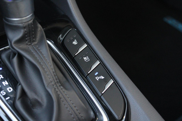 Hyundai IONIQ 1.6 GDi Premium | Stoelverwarming + Koeling | Electrische Stoelen Memory | Schuif/Kanteldak | Camera | Climate Control | Navigatie |