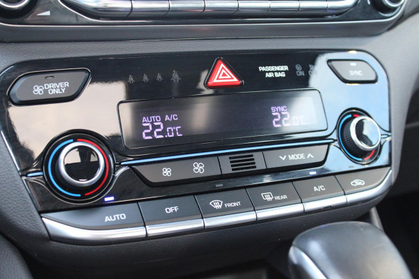 Hyundai IONIQ 1.6 GDi Premium | Stoelverwarming + Koeling | Electrische Stoelen Memory | Schuif/Kanteldak | Camera | Climate Control | Navigatie |