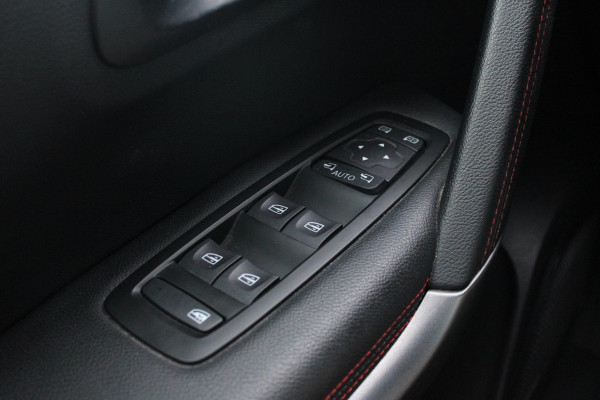 Renault Kadjar 1.3 TCe Black Edition | Automaat | Trekhaak 1500KG | BOSE | Stoelverwarming | Panorama Dak | Navigatie | Cruise Control | Climate Control | Camera |